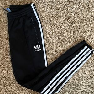 Adidas, Black joggers, athletic wear, athleisure, size small